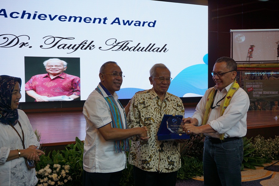 Ulang Tahun Himpenindo dan Penghargaan Lifetime Achievemet Award untuk Peneliti Senior LIPI