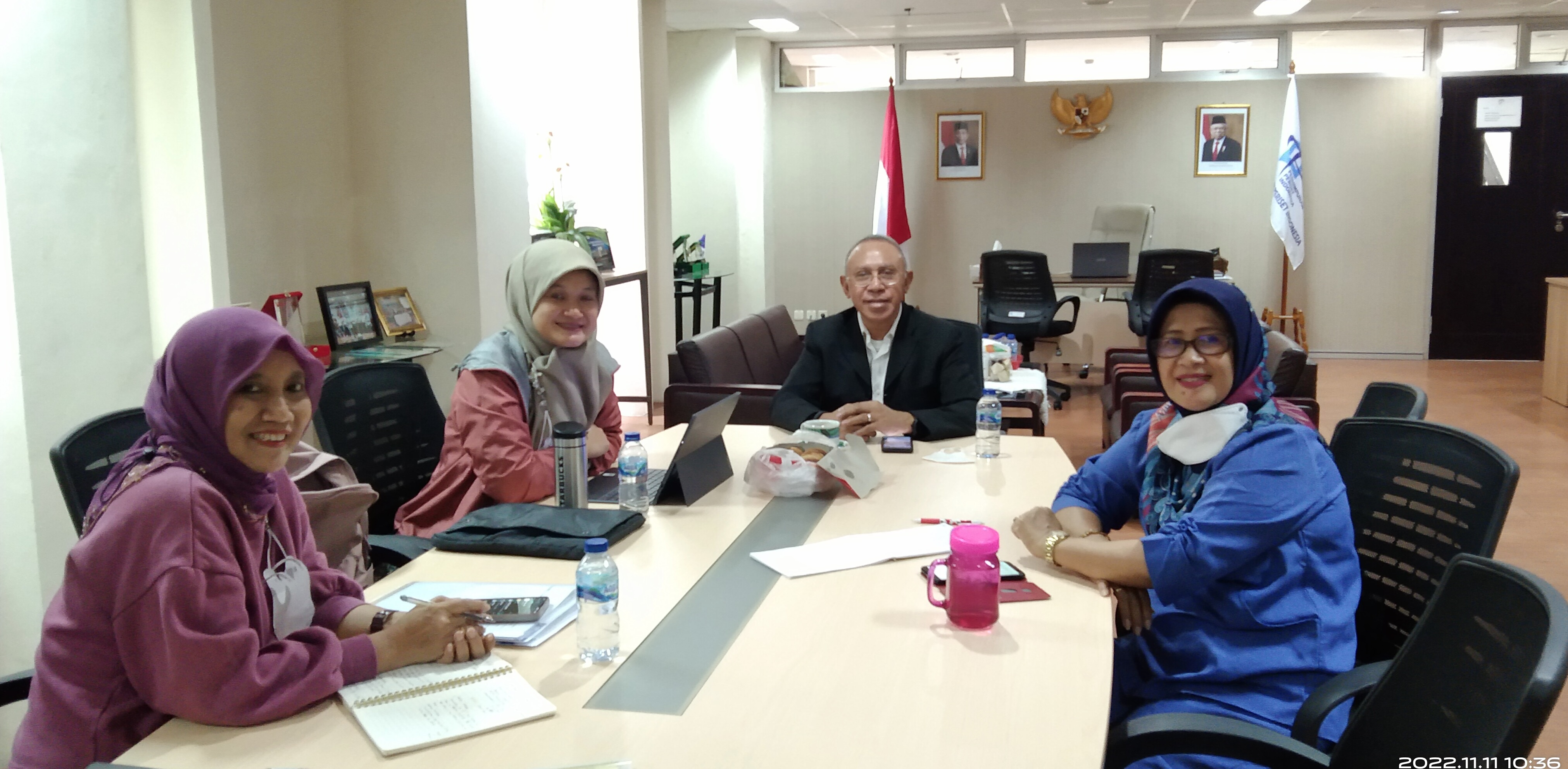 Rapat koordinasi keuangan secara luring